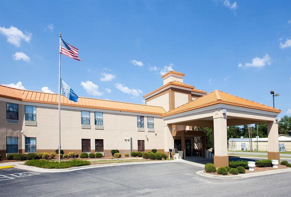Country Inn & Suites By Radisson, Dunn, Nc Eksteriør bilde